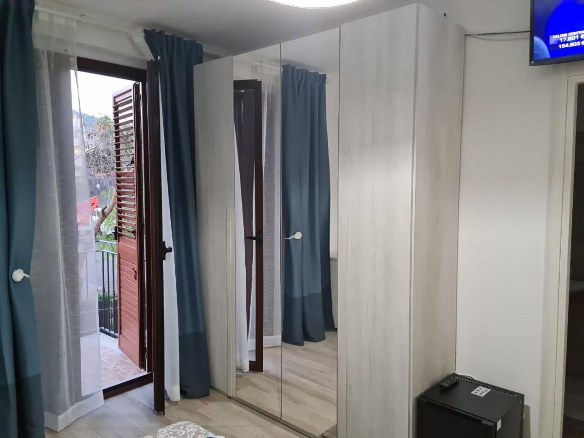B&B Villa Chiara Bed And Breakfast Таормина Экстерьер фото
