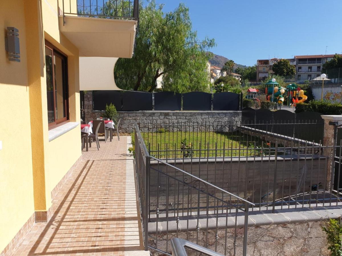 B&B Villa Chiara Bed And Breakfast Таормина Экстерьер фото