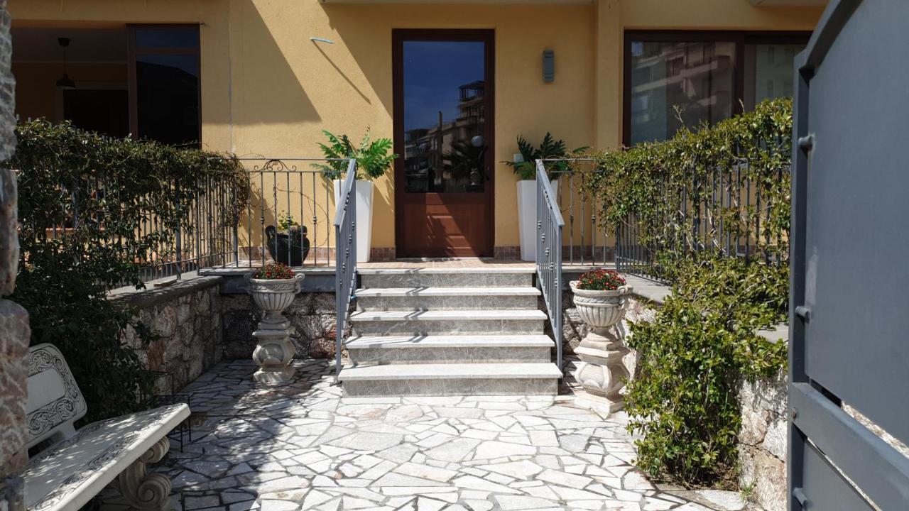 B&B Villa Chiara Bed And Breakfast Таормина Экстерьер фото