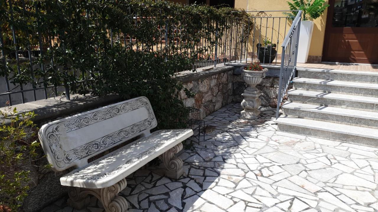 B&B Villa Chiara Bed And Breakfast Таормина Экстерьер фото